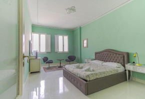 Spacious Three Bedroom Apartment On the Arno, Florence